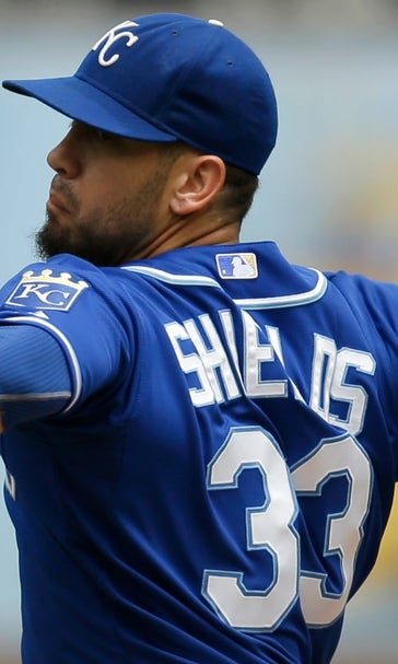 Shields sharp as Royals top A's to win fourth straight series
